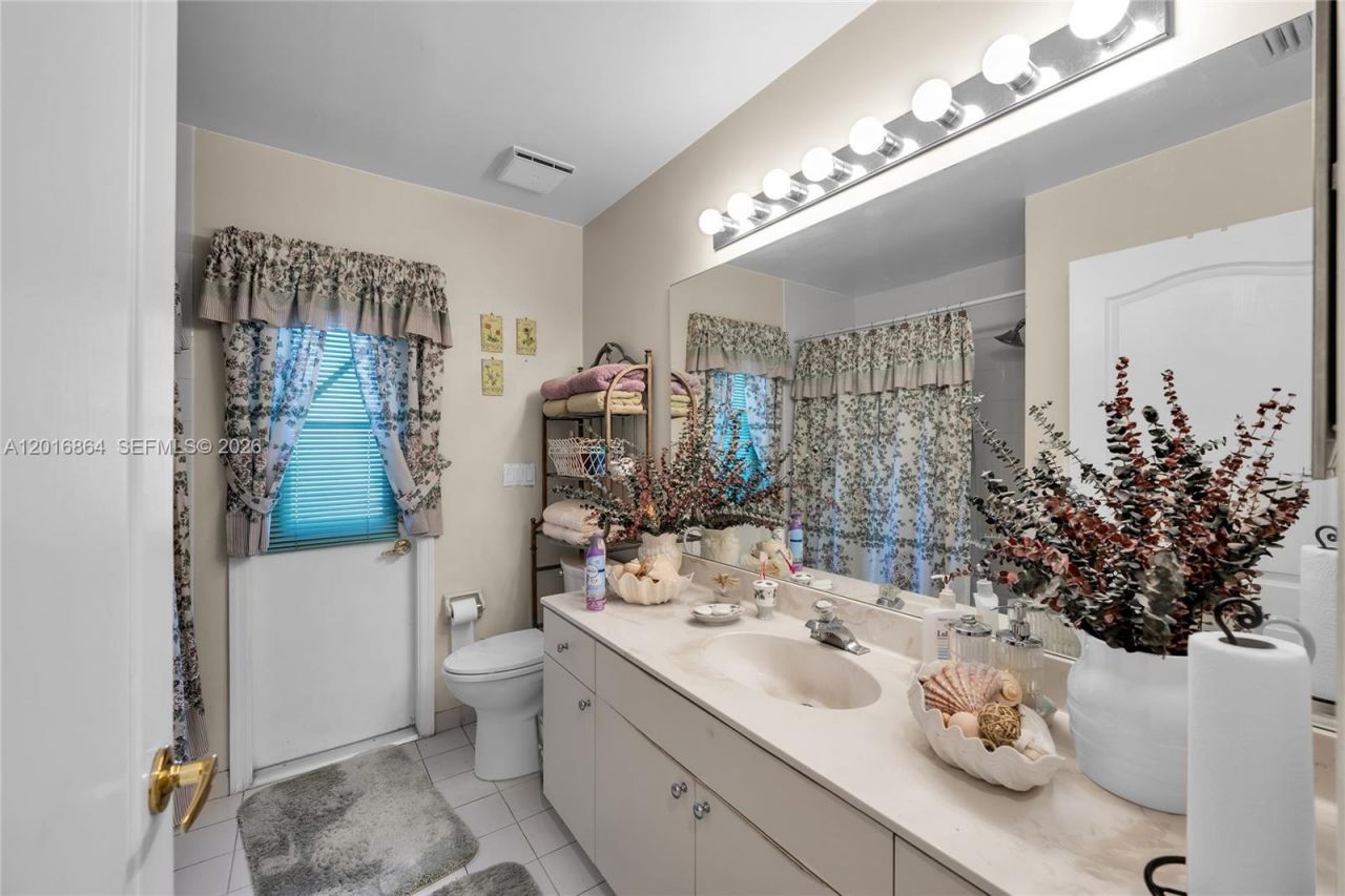701 SW 93rd Ter, Pembroke Pines, FL 33025 Photo