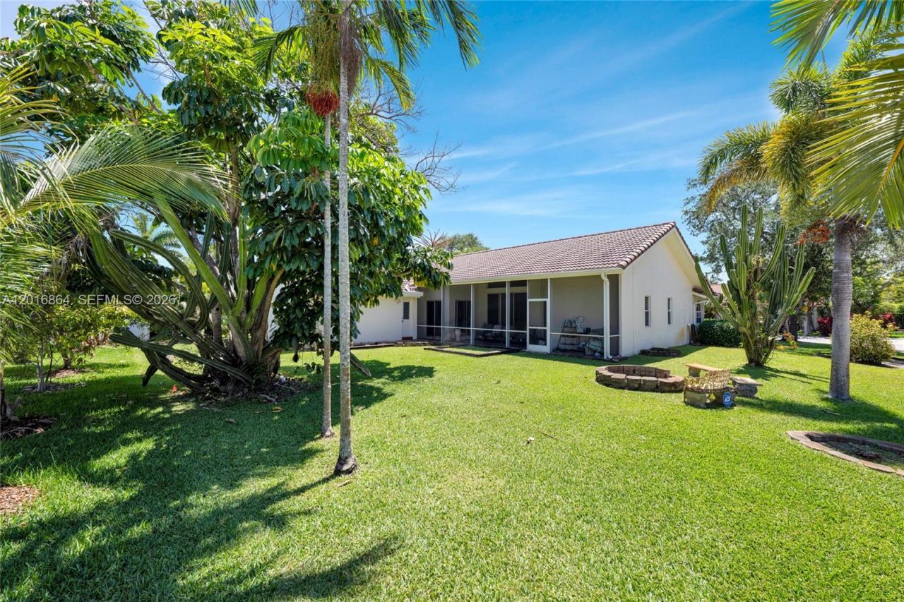 701 SW 93rd Ter, Pembroke Pines, FL 33025 Photo