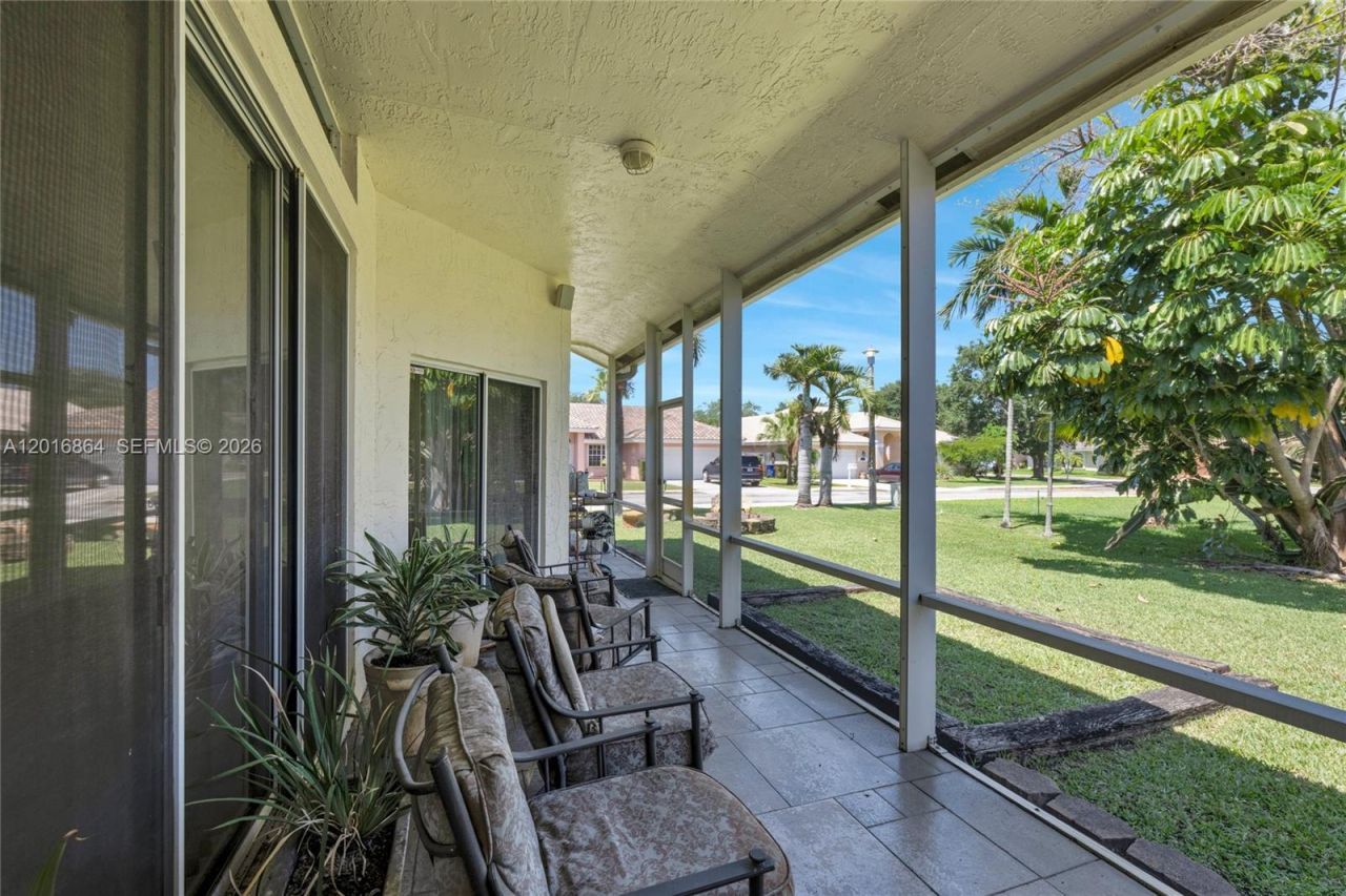 701 SW 93rd Ter, Pembroke Pines, FL 33025 Photo