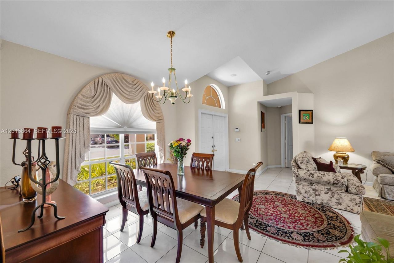 701 SW 93rd Ter, Pembroke Pines, FL 33025 Photo