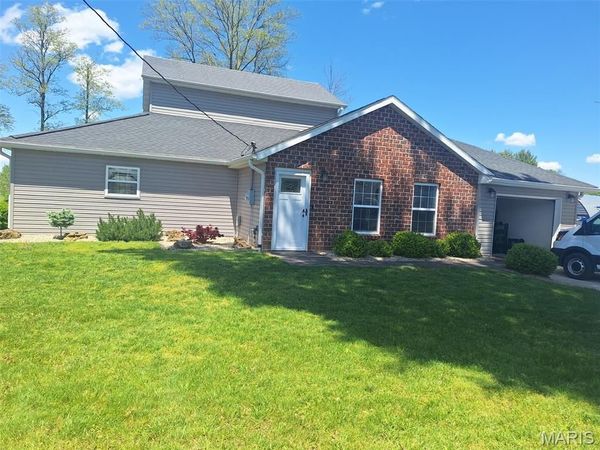 5701 Marine Road , Alhambra, IL 62001