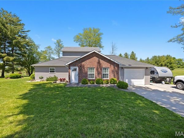 5701 Marine Road , Alhambra, IL 62001