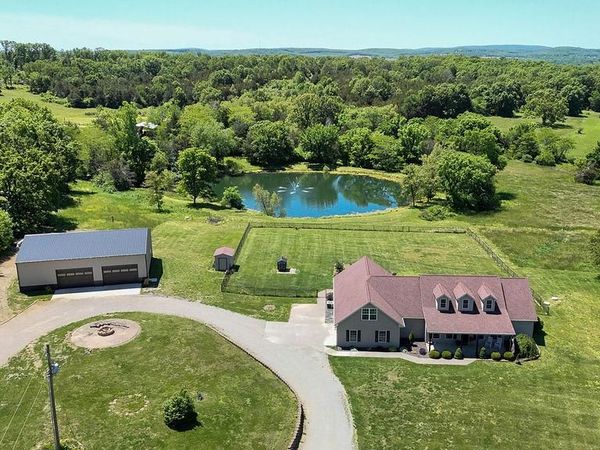 5437 Highway D, Farmington, MO 63640