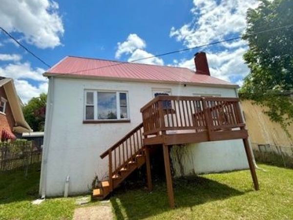 216 Sunset Drive, Charleston, WV 25301