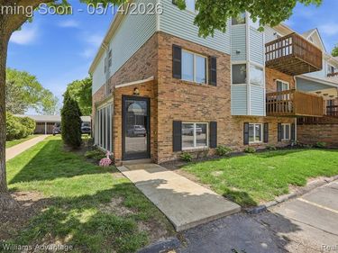 174 Pinewood Circle, Plymouth, MI 48170