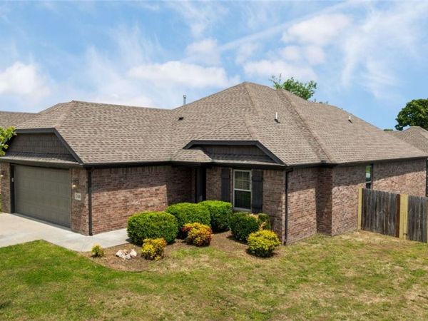420 Timber Ridge Street, Centerton, AR 72719
