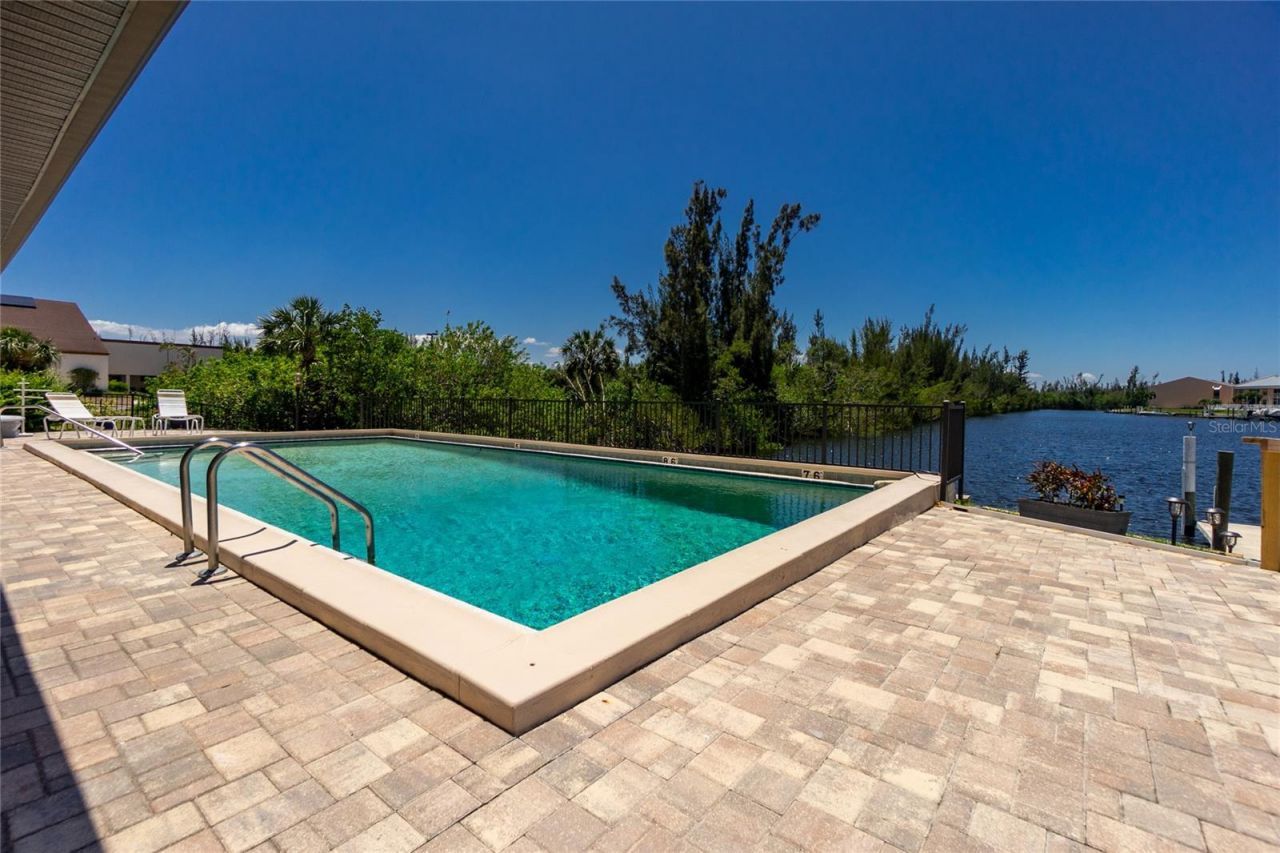 1217 Aqui Esta Drive, Unit 8, Punta Gorda, FL 33950 Photo