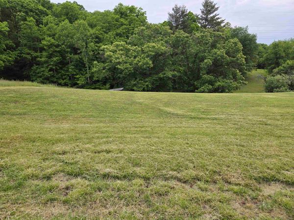 Meadowbrook Road, Ashland, KY 41102