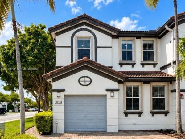 7772 NW 114th Pl, Doral, FL 33178