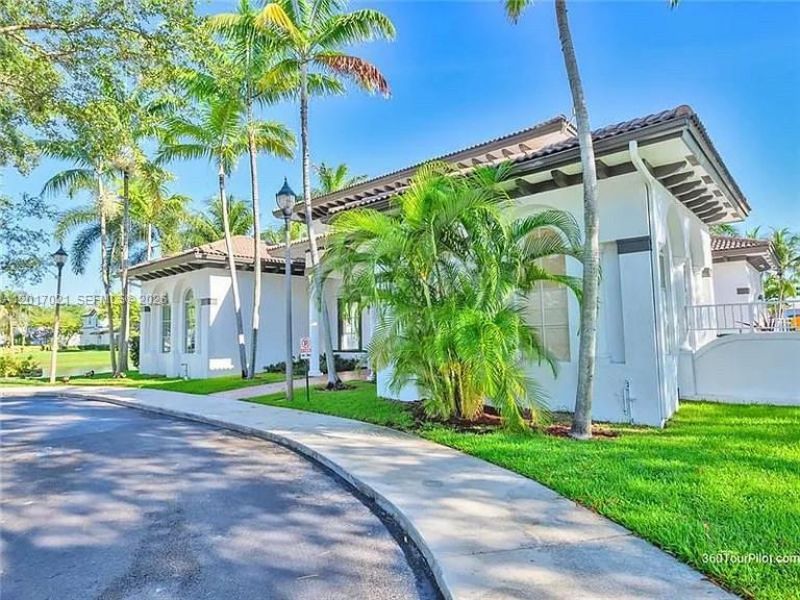 7772 NW 114th Pl, Doral, FL 33178 Photo