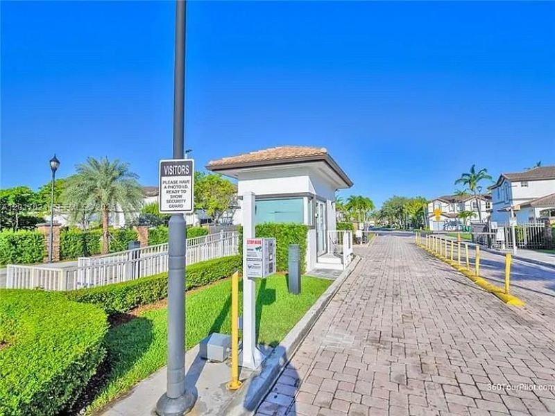 7772 NW 114th Pl, Doral, FL 33178 Photo