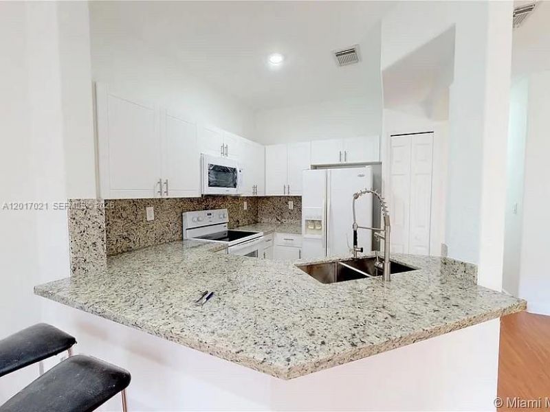 7772 NW 114th Pl, Doral, FL 33178 Photo
