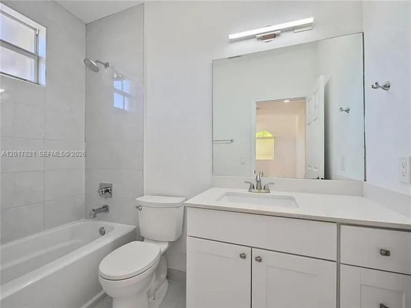 7772 NW 114th Pl, Doral, FL 33178 Photo