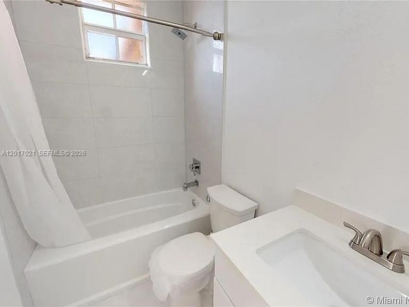 7772 NW 114th Pl, Doral, FL 33178 Photo