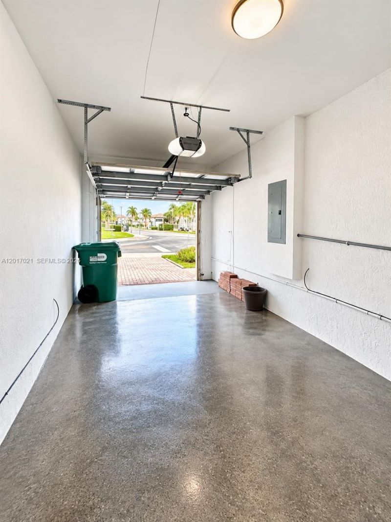 7772 NW 114th Pl, Doral, FL 33178 Photo