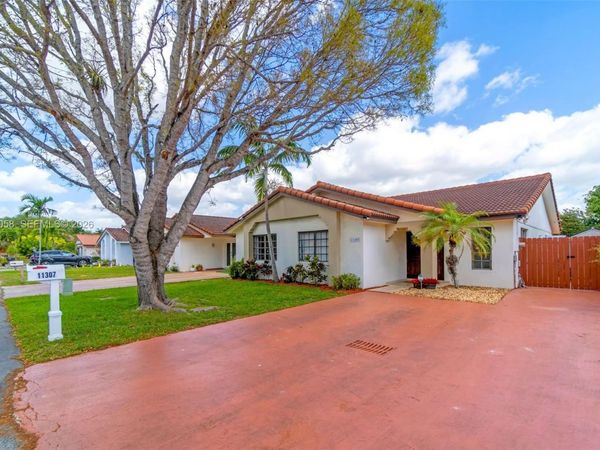 11307 SW 74th Ter , Miami, FL 33173