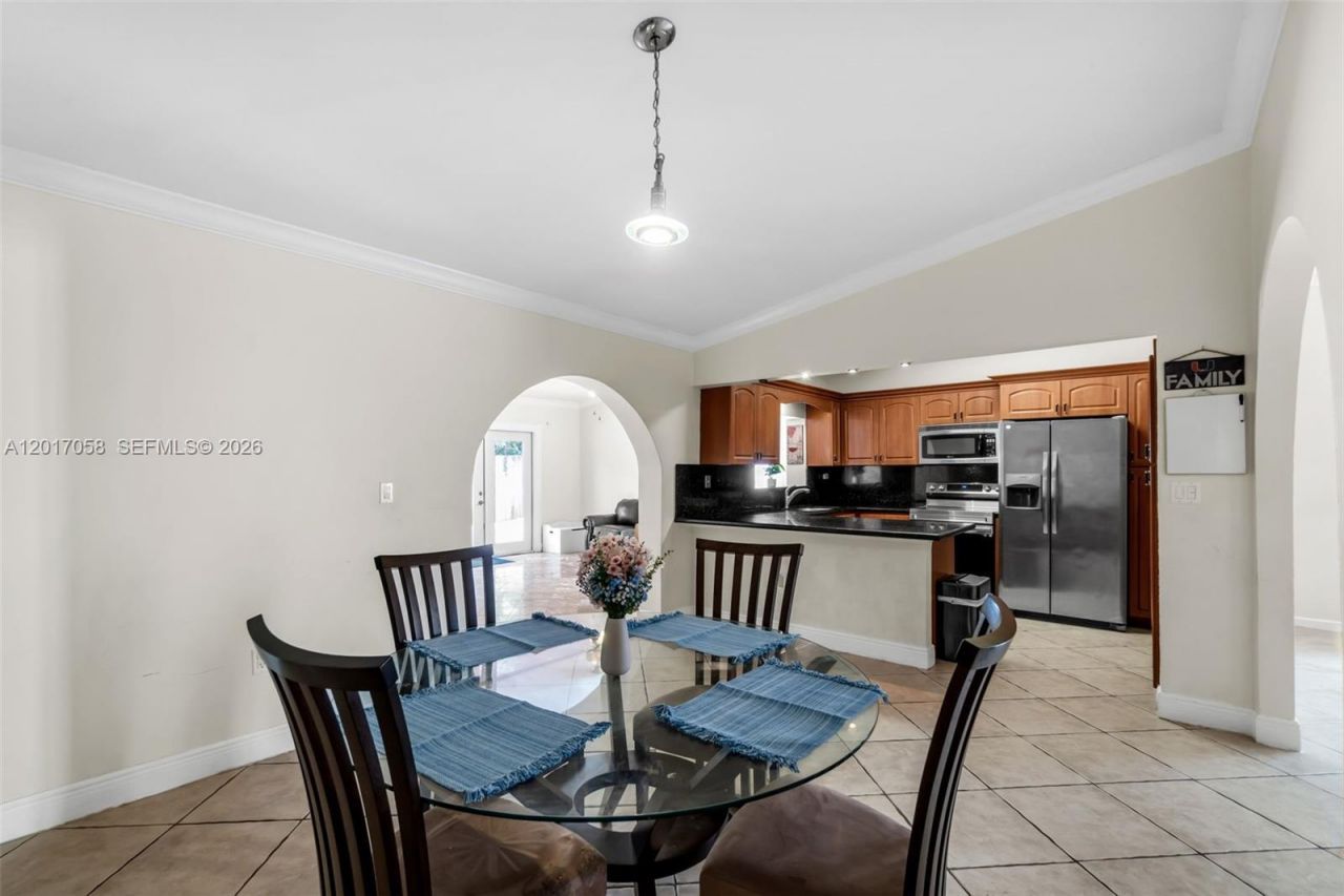 11307 SW 74th Ter, Miami, FL 33173 Photo