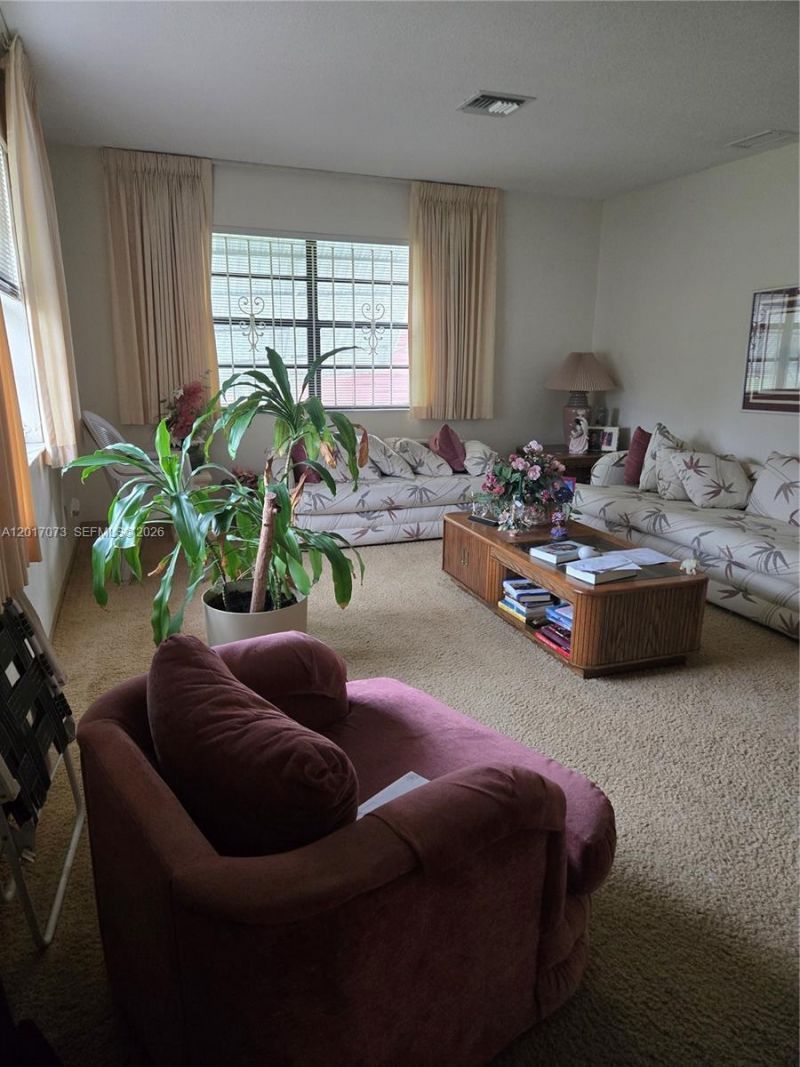 625 NW 9th Ct, Hallandale Beach, FL 33009 Photo