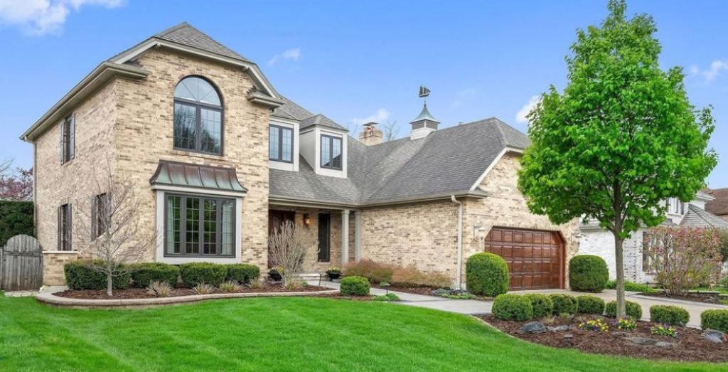 2s517 Danbury Drive, Glen Ellyn, IL 60137 Main Photo