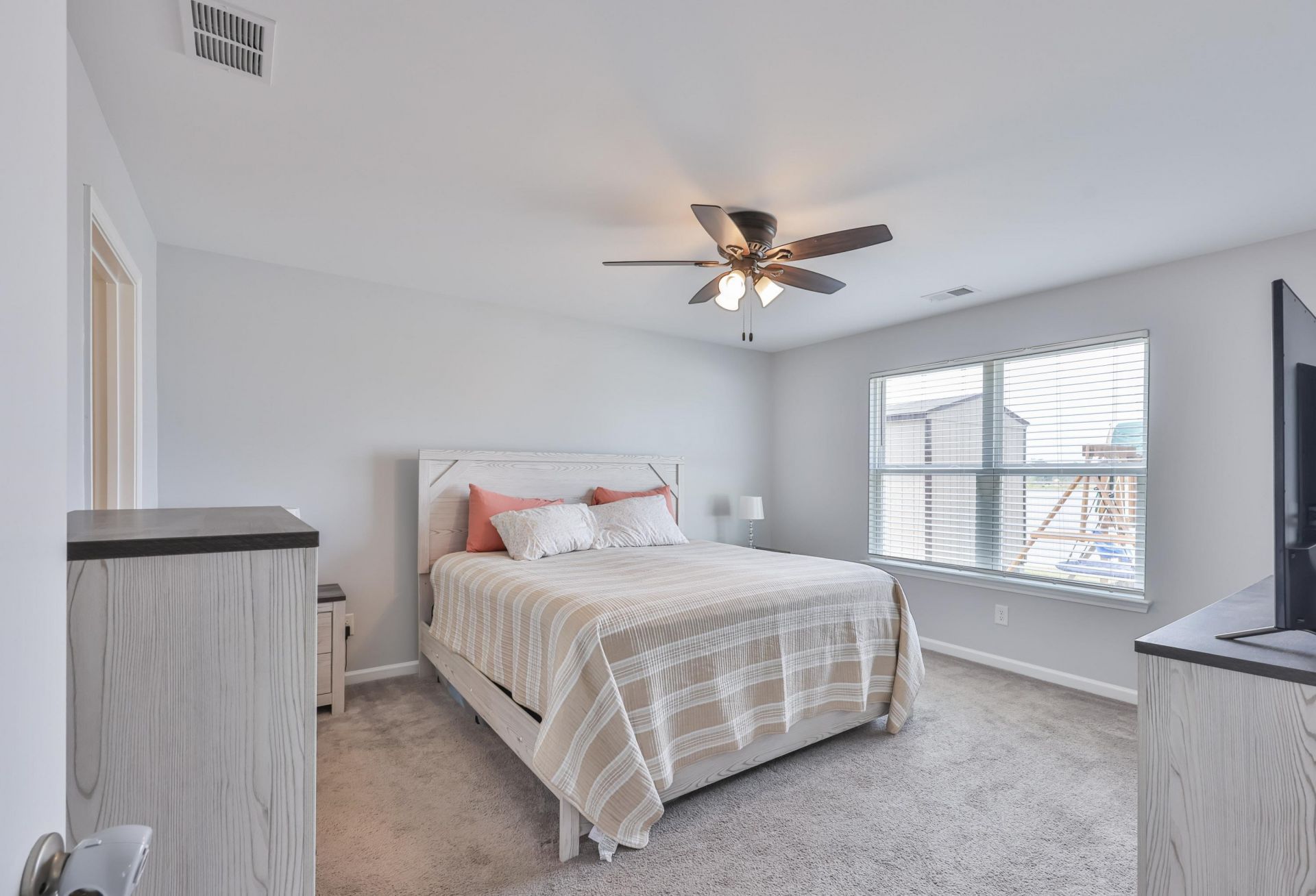 208 Golden Bear Circle  Photo 17