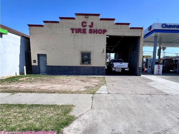 695 E Valley, Colton, CA 92324