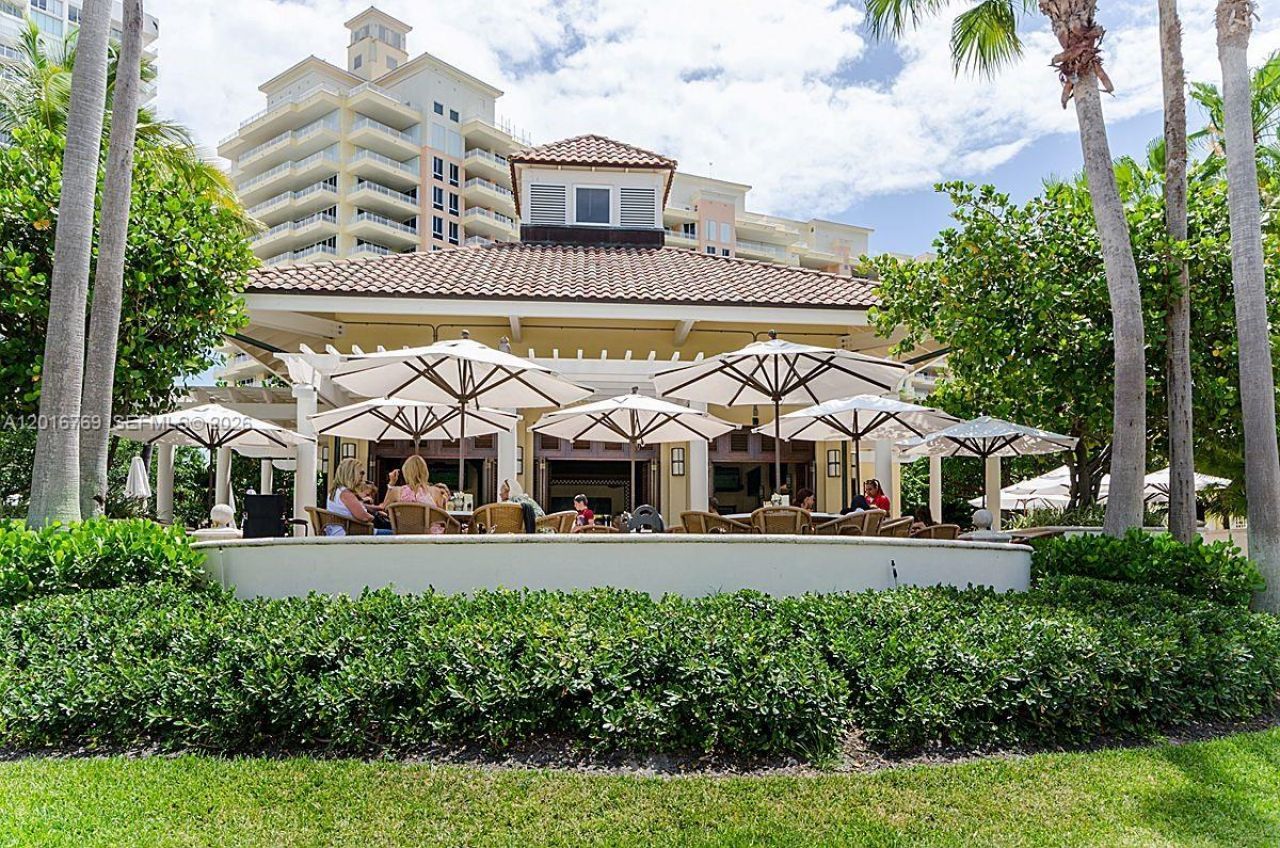 737 Crandon Blvd , Unit 402, Key Biscayne, FL 33149 Photo