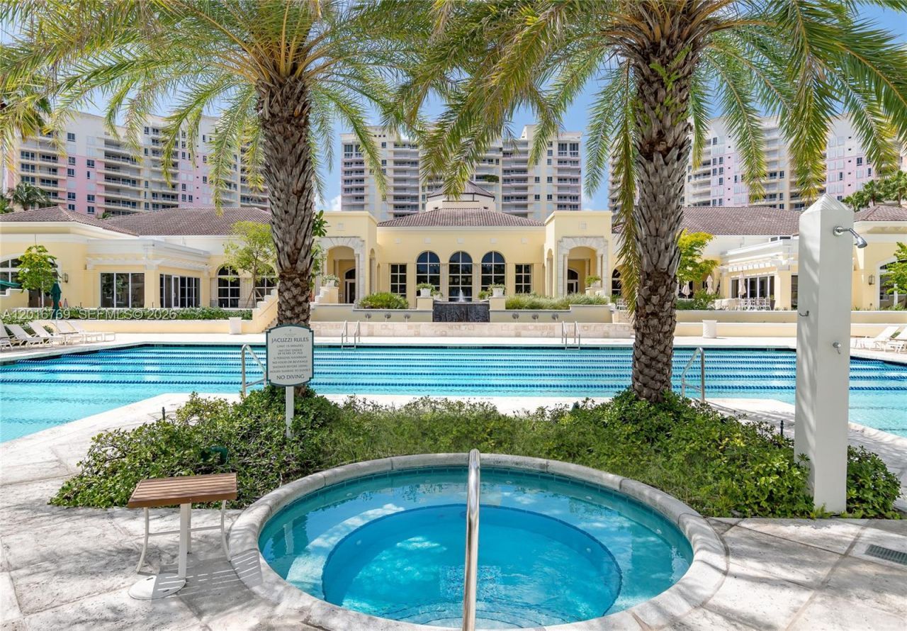 737 Crandon Blvd , Unit 402, Key Biscayne, FL 33149 Photo