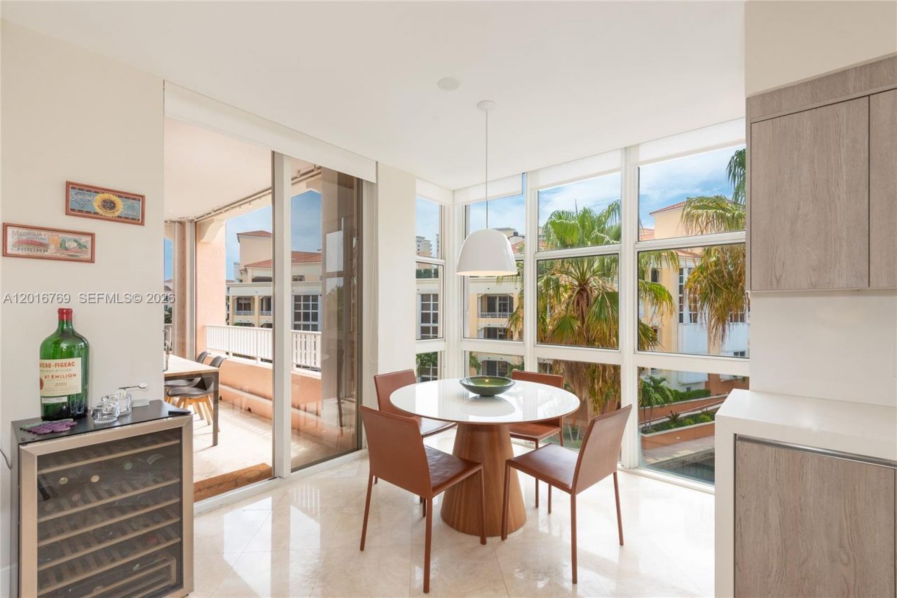737 Crandon Blvd , Unit 402, Key Biscayne, FL 33149 Photo