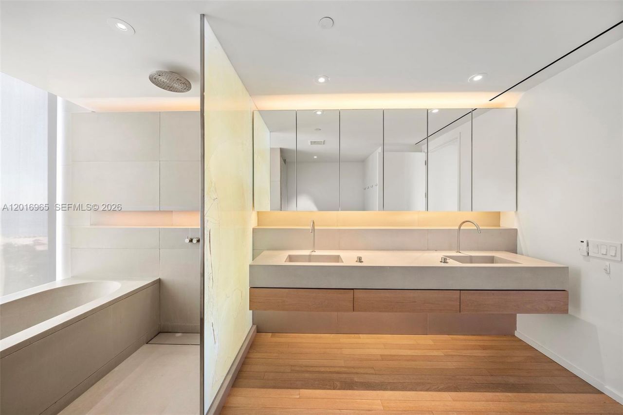 2901 Collins Ave , Unit 901, Miami Beach, FL 33140 Photo