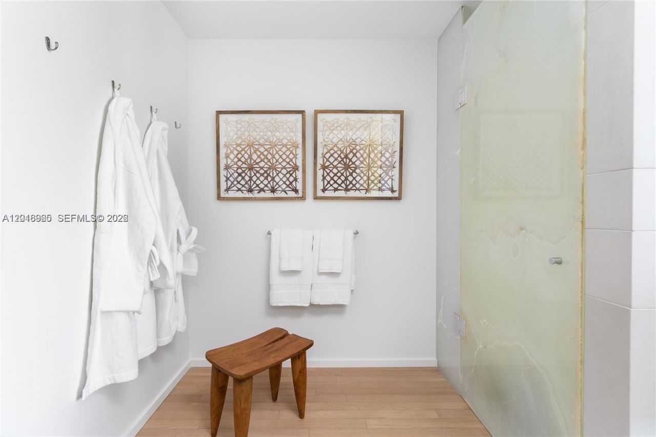 2901 Collins Ave , Unit 901, Miami Beach, FL 33140 Photo