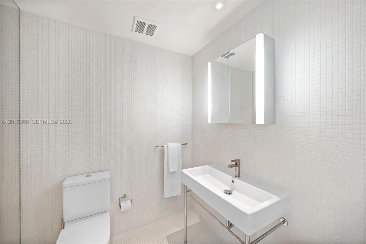 2901 Collins Ave , Unit 901, Miami Beach, FL 33140 Photo