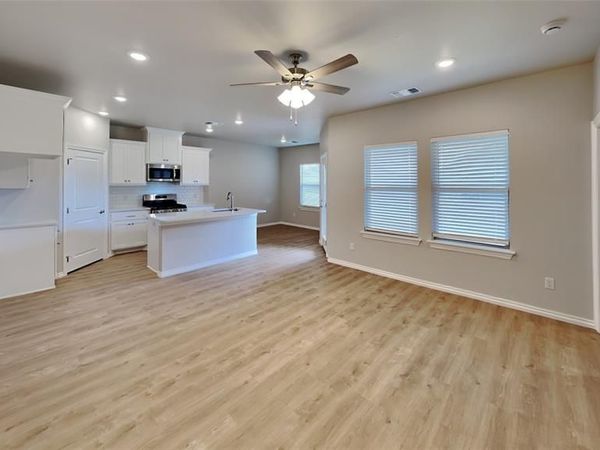 6932 Labelle Drive, Warr Acres, OK 73132