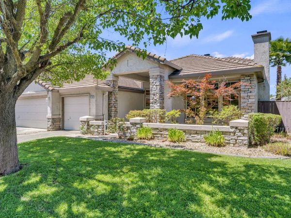 9282 Monmouth Ct, Elk Grove, CA 95758