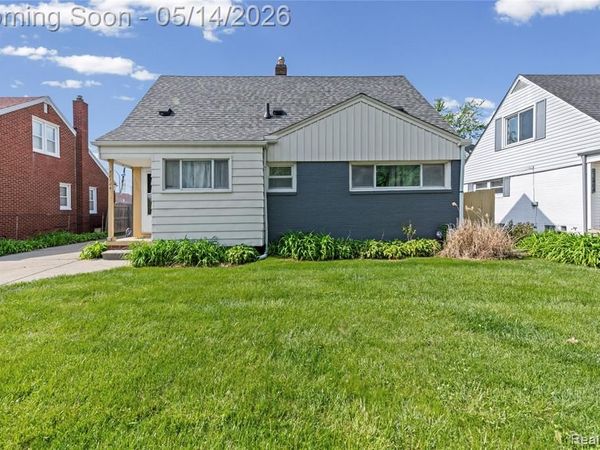 20704 Lancaster Street, Harper Woods, MI 48225
