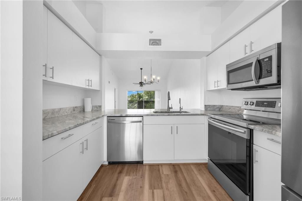 3250 Cypress Glen Way, Unit 423, Naples, FL 34109 Photo