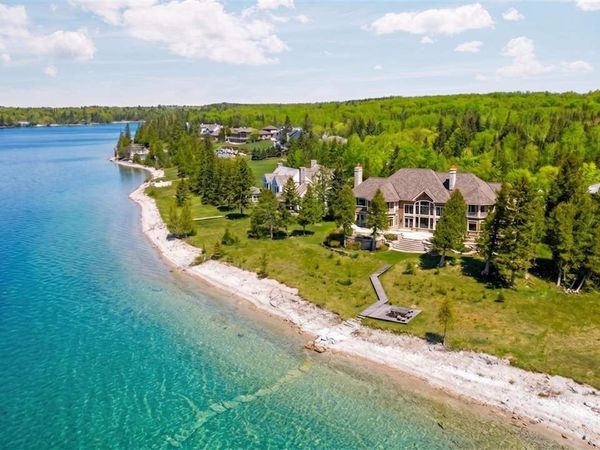 7545 Oyster Bay Drive, Charlevoix, MI 49720