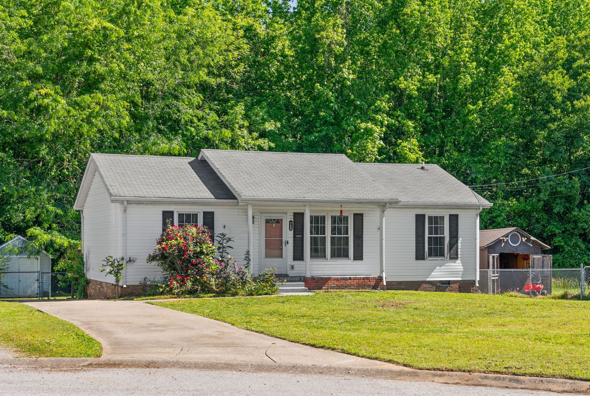 750 Carmack Ct, Clarksville, TN 37042 Main Photo