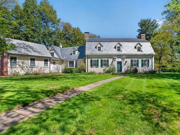 101 Edmunds Rd, Wellesley, MA 02481