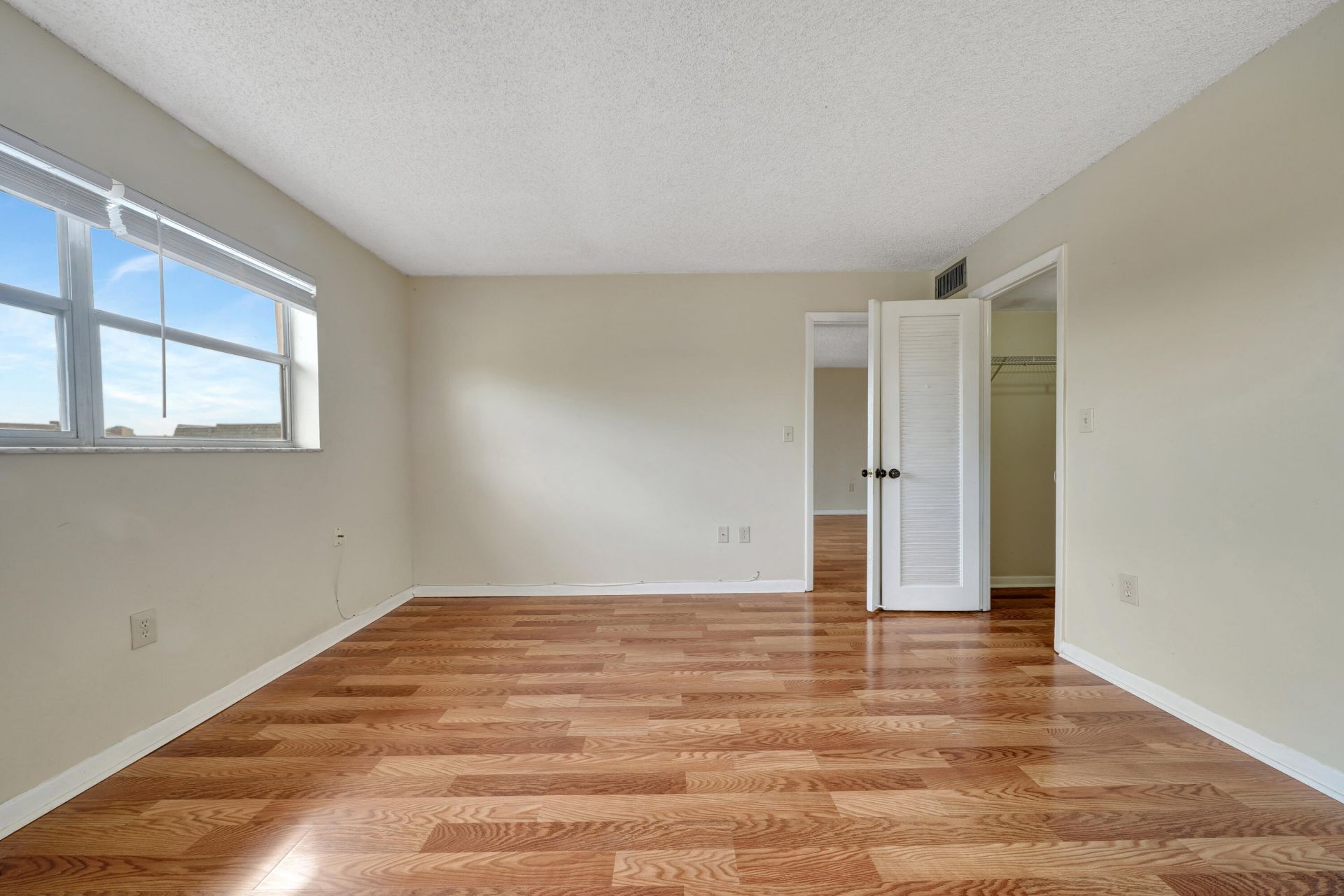 8435 Sunrise Lakes Boulevard, Unit 301, Sunrise, FL 33322 Photo