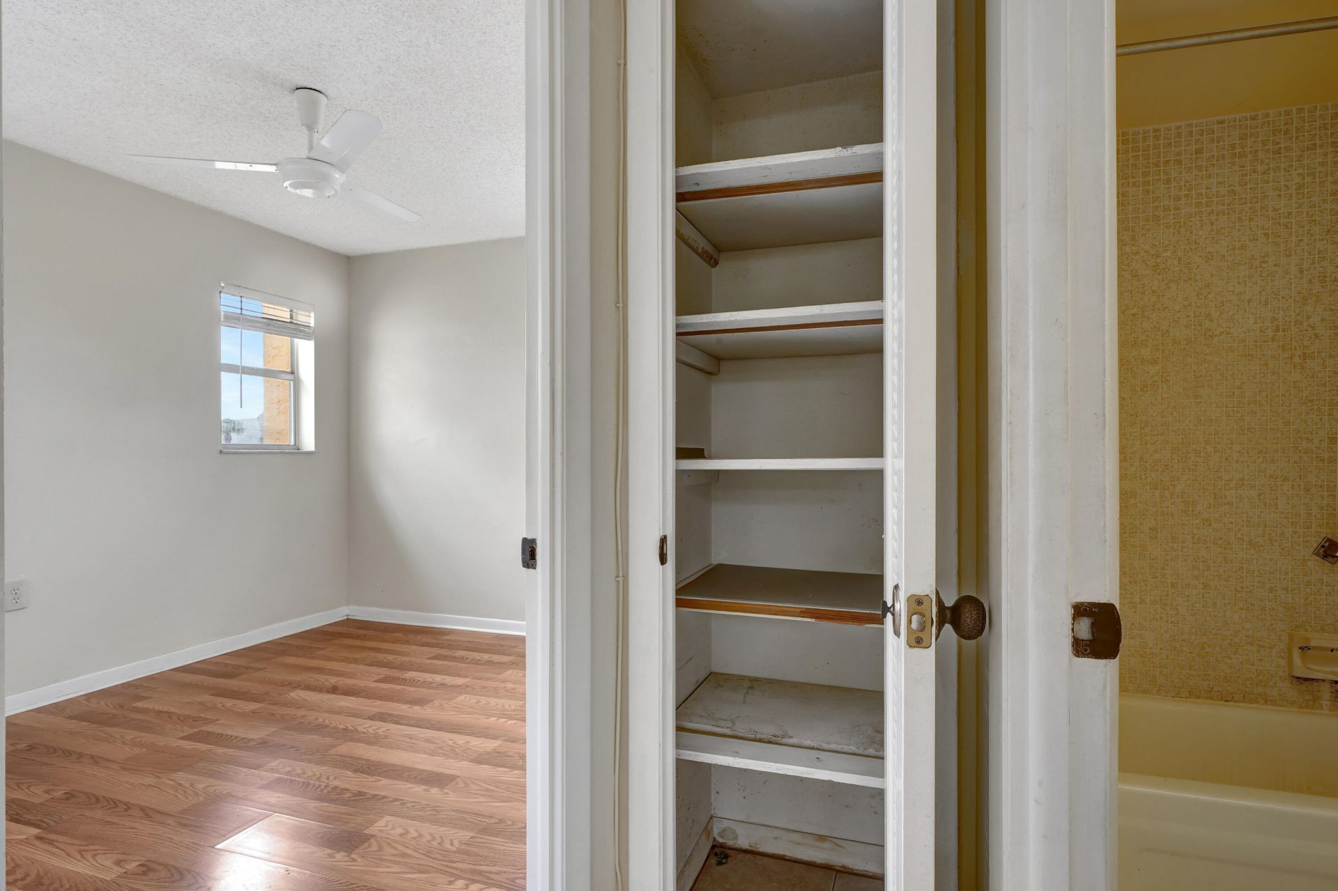 8435 Sunrise Lakes Boulevard, Unit 301, Sunrise, FL 33322 Photo