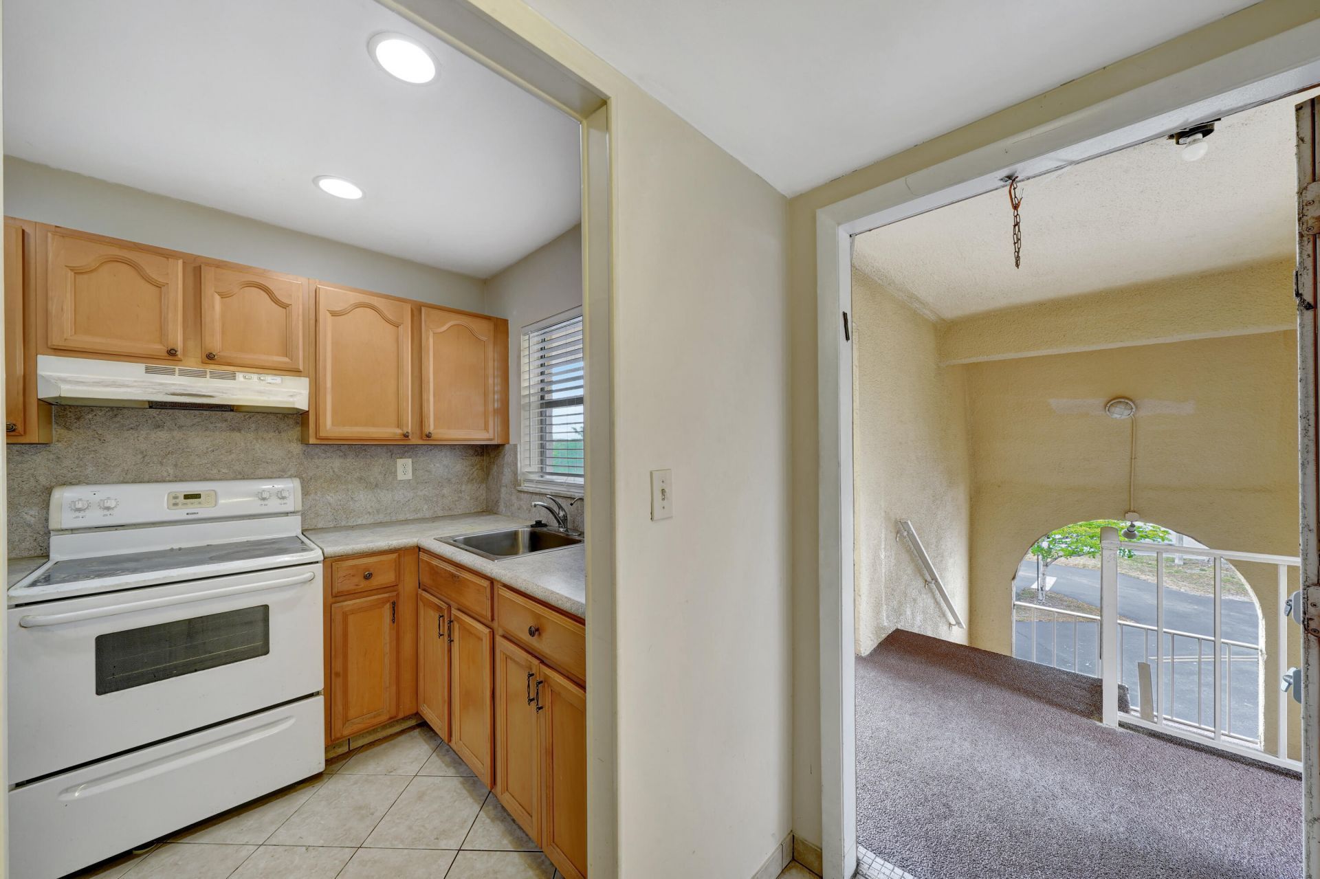 8435 Sunrise Lakes Boulevard, Unit 301, Sunrise, FL 33322 Photo