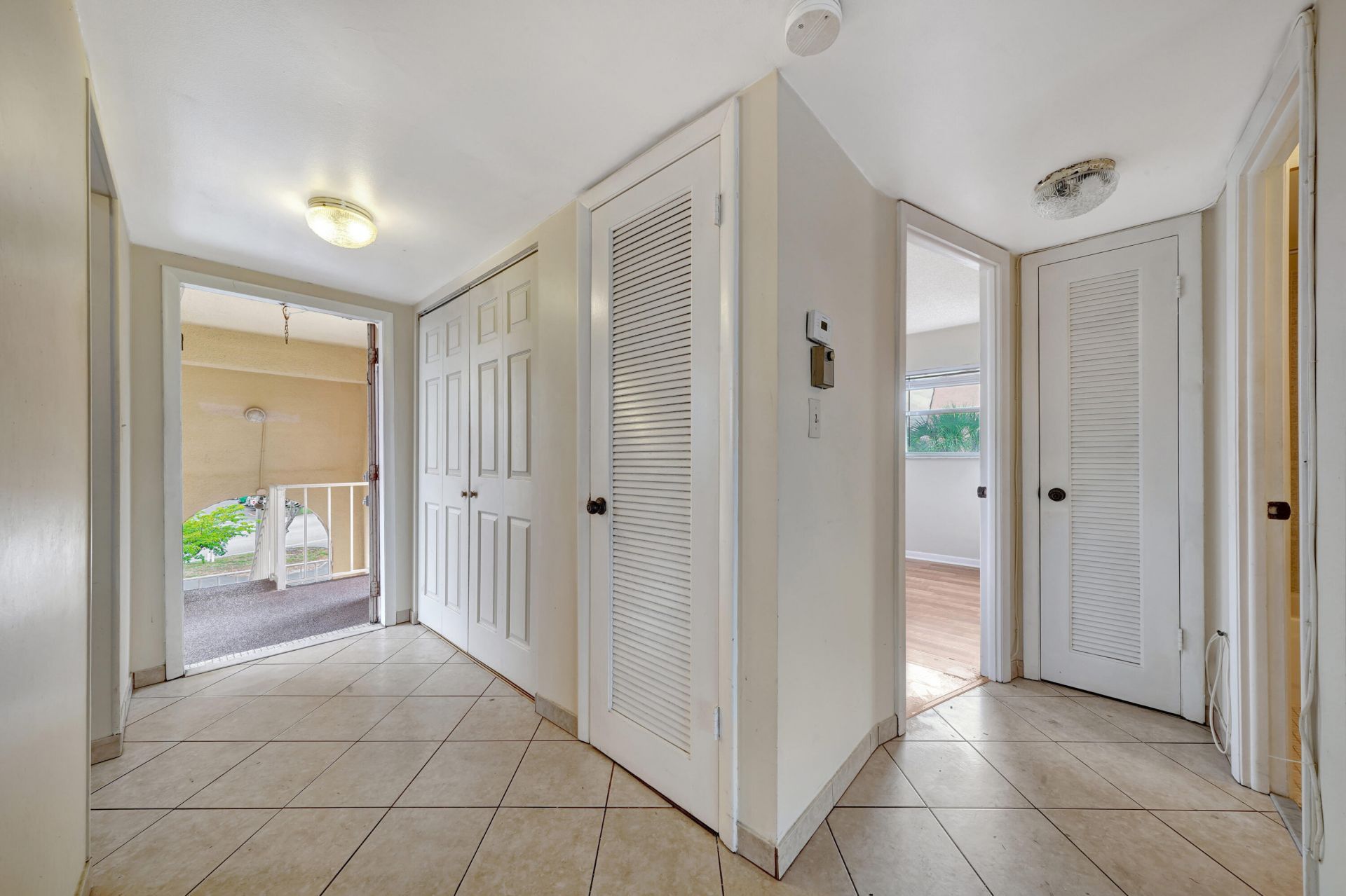 8435 Sunrise Lakes Boulevard, Unit 301, Sunrise, FL 33322 Photo