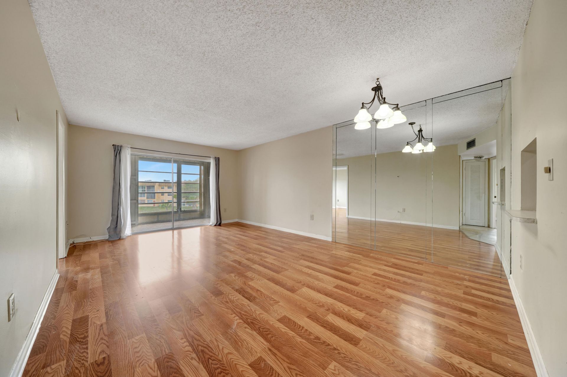 8435 Sunrise Lakes Boulevard, Unit 301, Sunrise, FL 33322 Photo