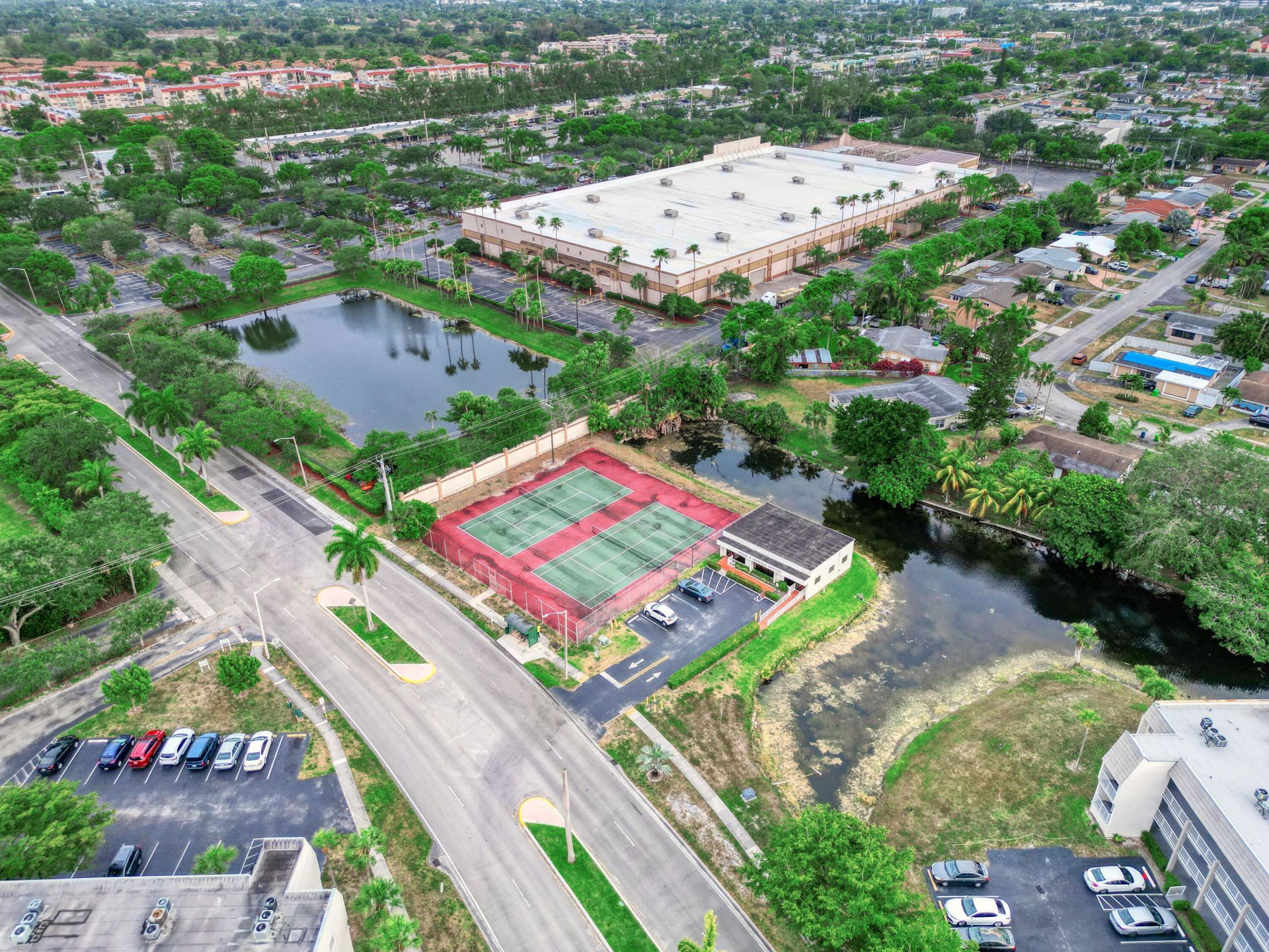 8435 Sunrise Lakes Boulevard, Unit 301, Sunrise, FL 33322 Photo