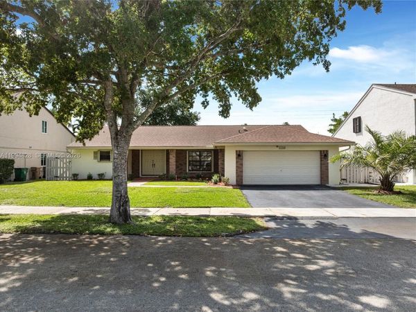 1110 Cedar Creek Way , Davie, FL 33325