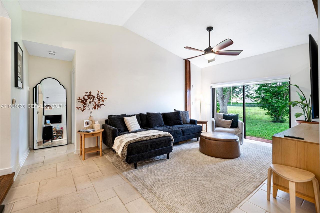 1110 Cedar Creek Way , Davie, FL 33325 Photo