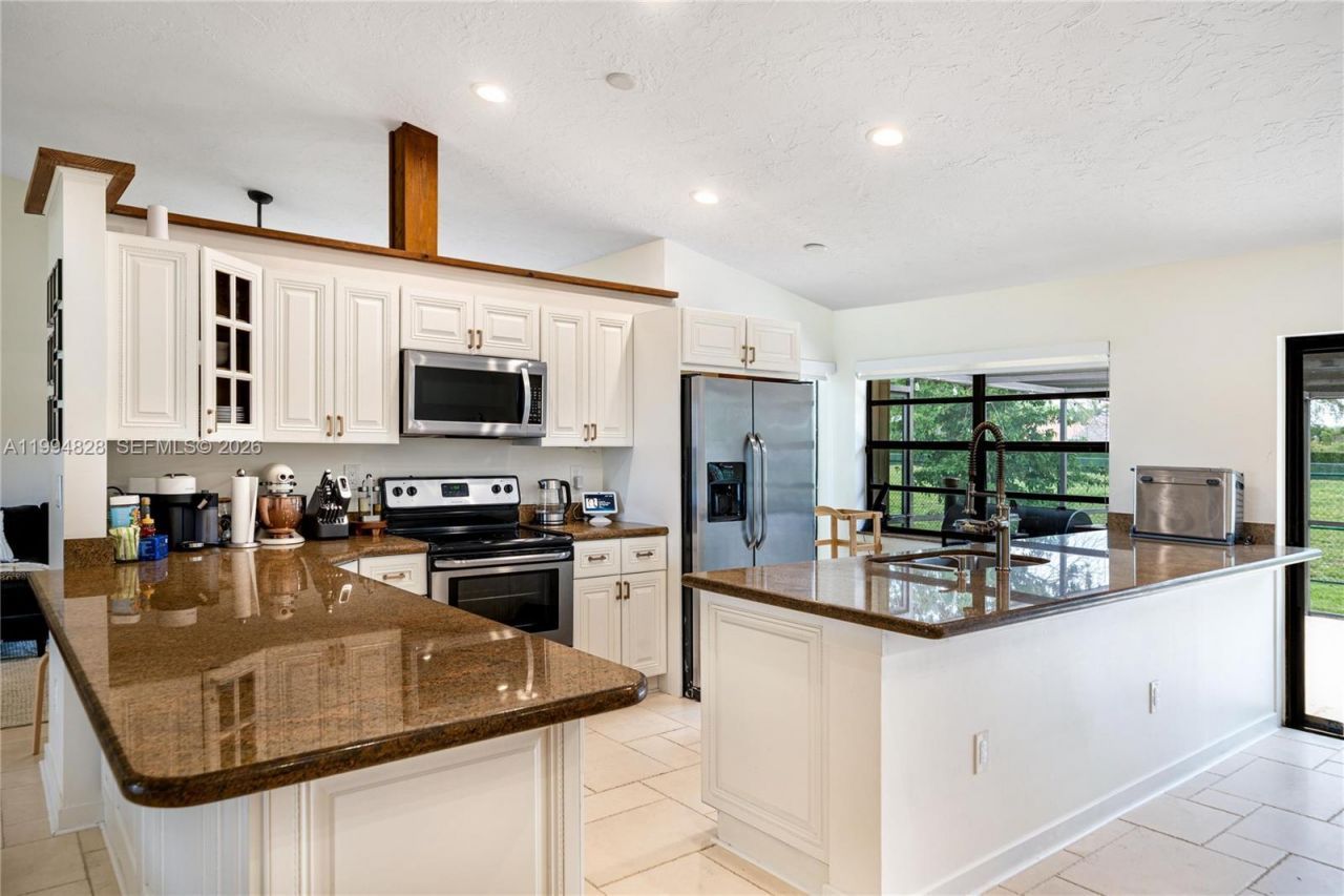 1110 Cedar Creek Way , Davie, FL 33325 Photo