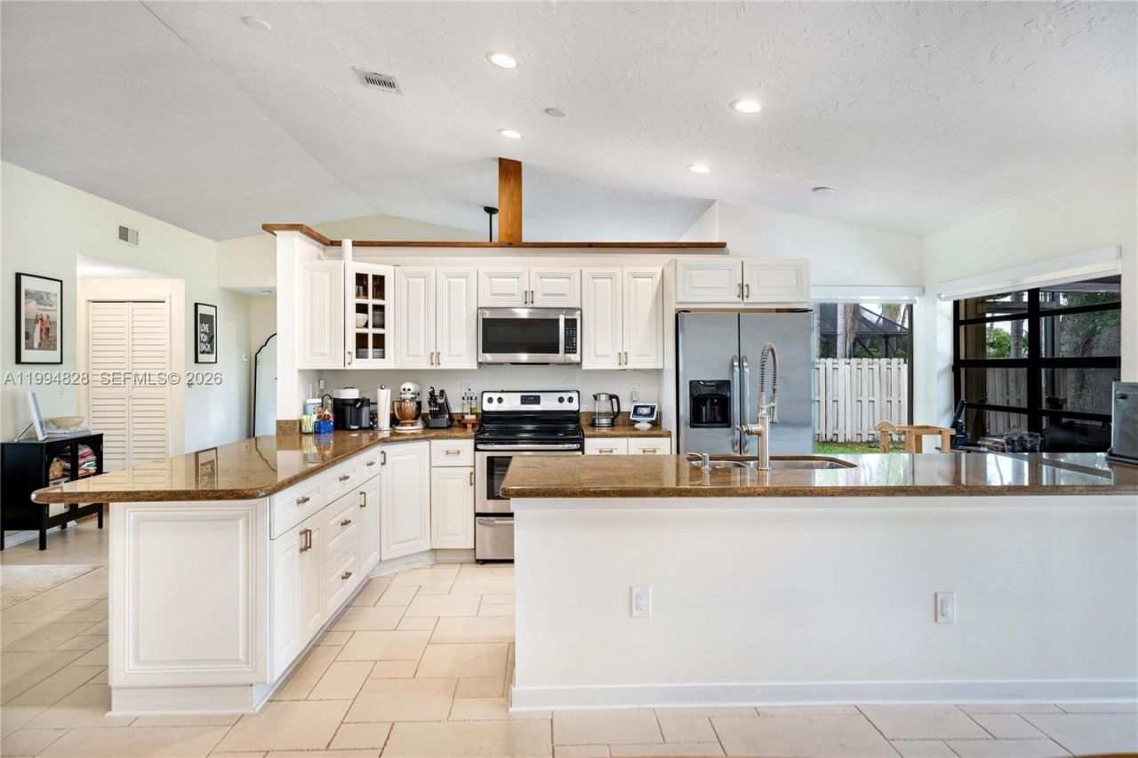 1110 Cedar Creek Way , Davie, FL 33325 Photo