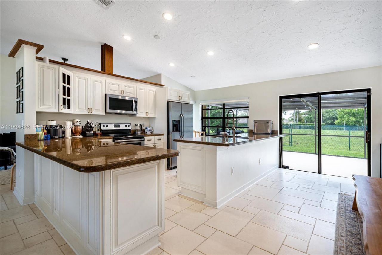 1110 Cedar Creek Way , Davie, FL 33325 Photo