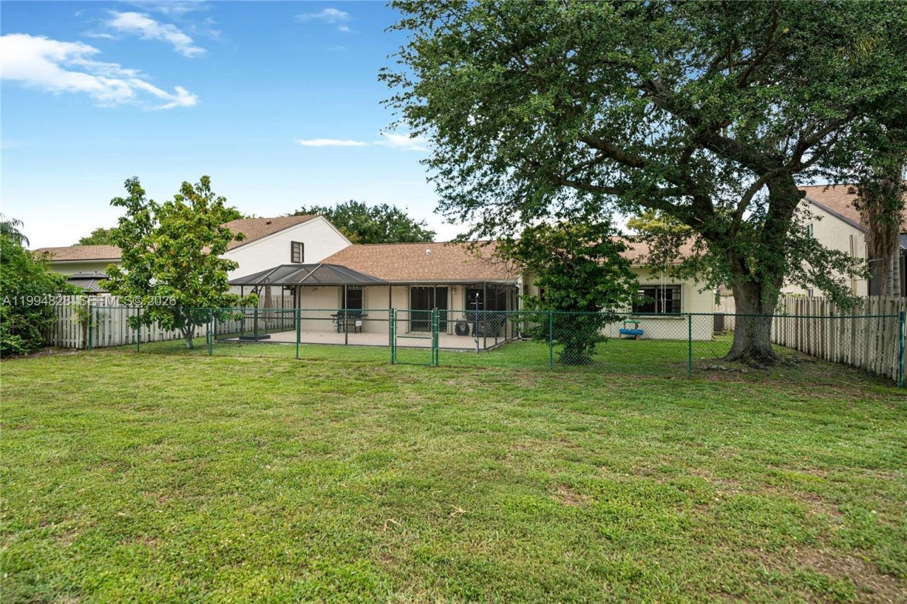 1110 Cedar Creek Way , Davie, FL 33325 Photo